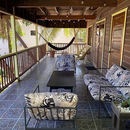 Driftwood Gardens Guesthouse Placencia Екстер'єр фото
