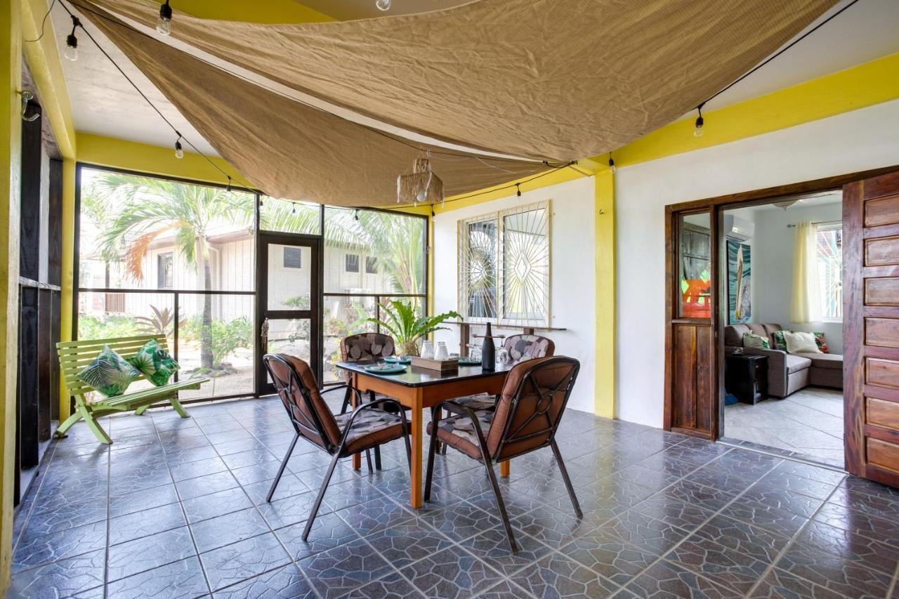 Driftwood Gardens Guesthouse Placencia Екстер'єр фото