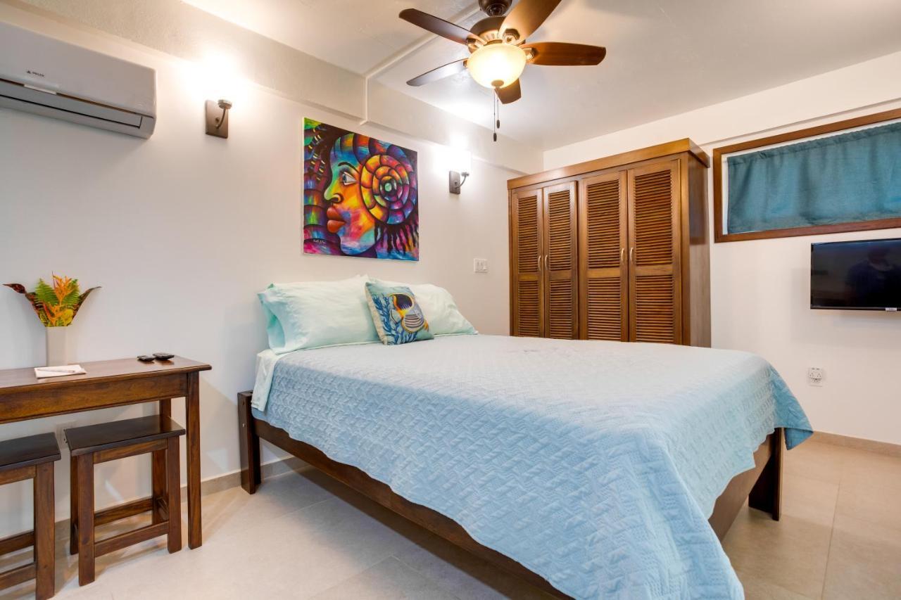 Driftwood Gardens Guesthouse Placencia Екстер'єр фото