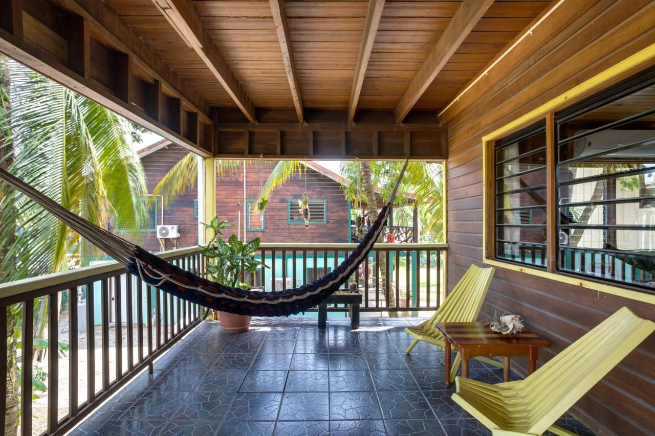 Driftwood Gardens Guesthouse Placencia Екстер'єр фото