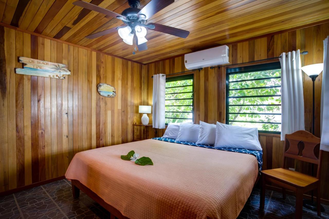 Driftwood Gardens Guesthouse Placencia Екстер'єр фото