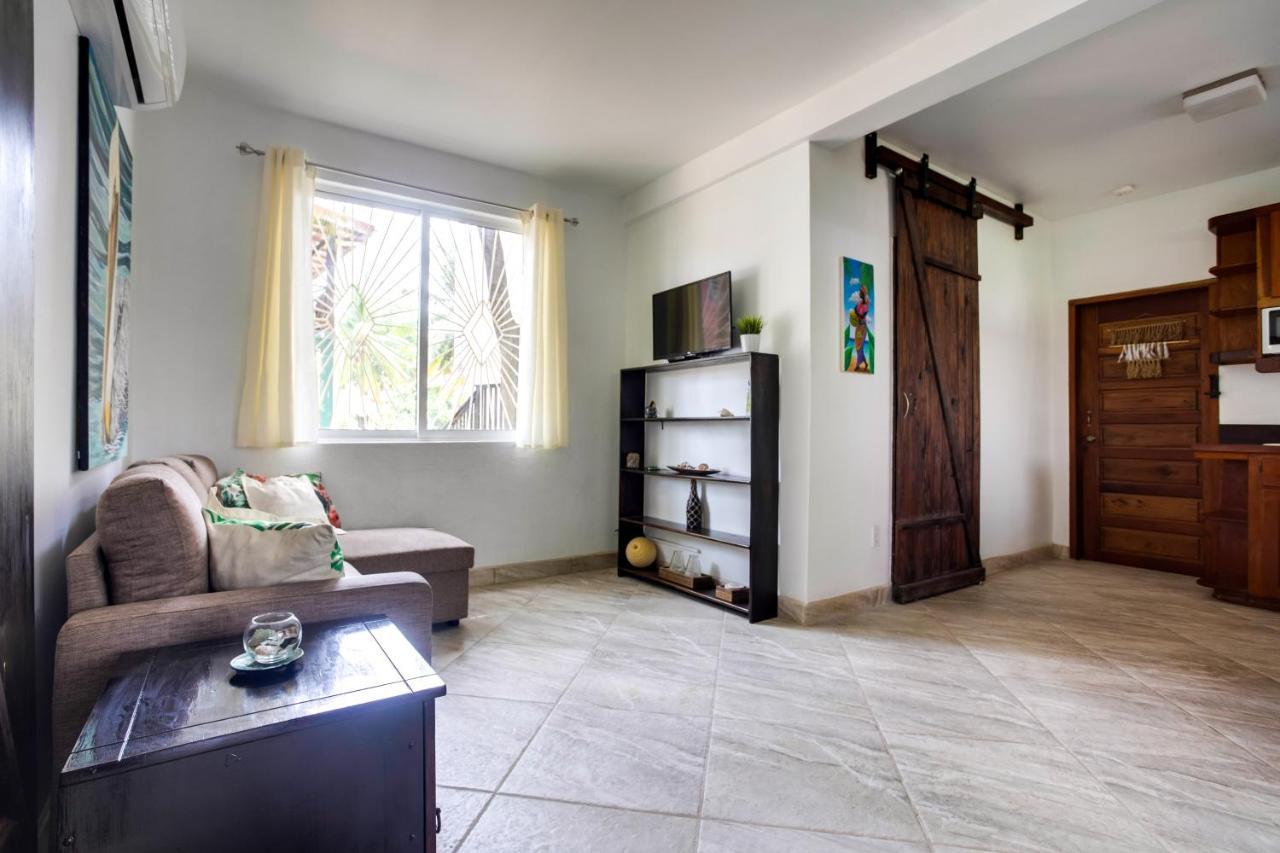 Driftwood Gardens Guesthouse Placencia Екстер'єр фото