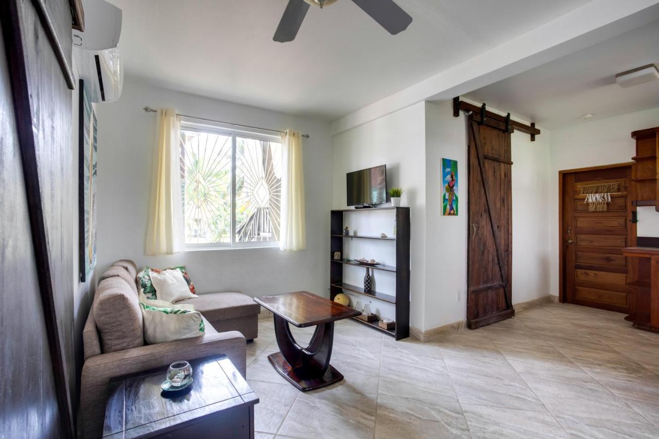 Driftwood Gardens Guesthouse Placencia Екстер'єр фото