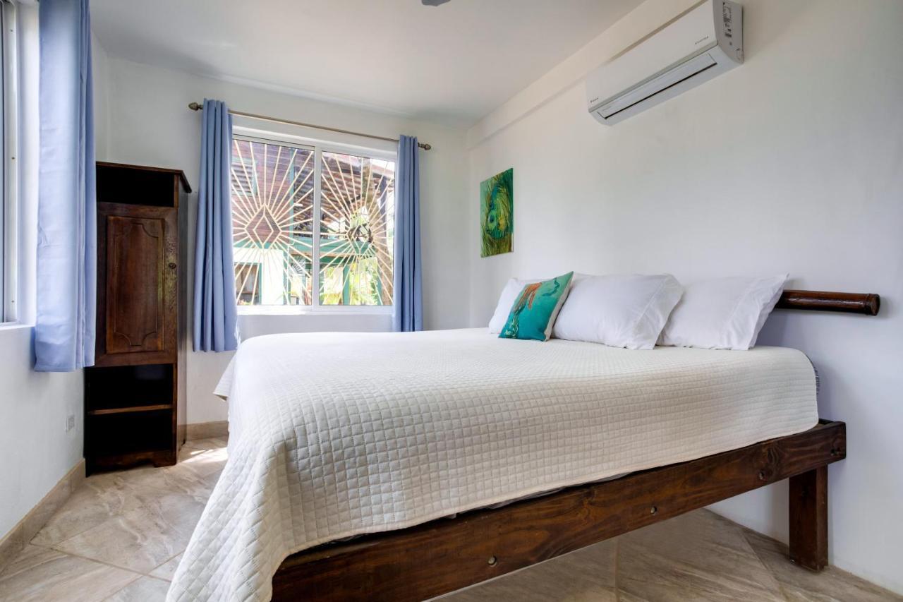 Driftwood Gardens Guesthouse Placencia Екстер'єр фото