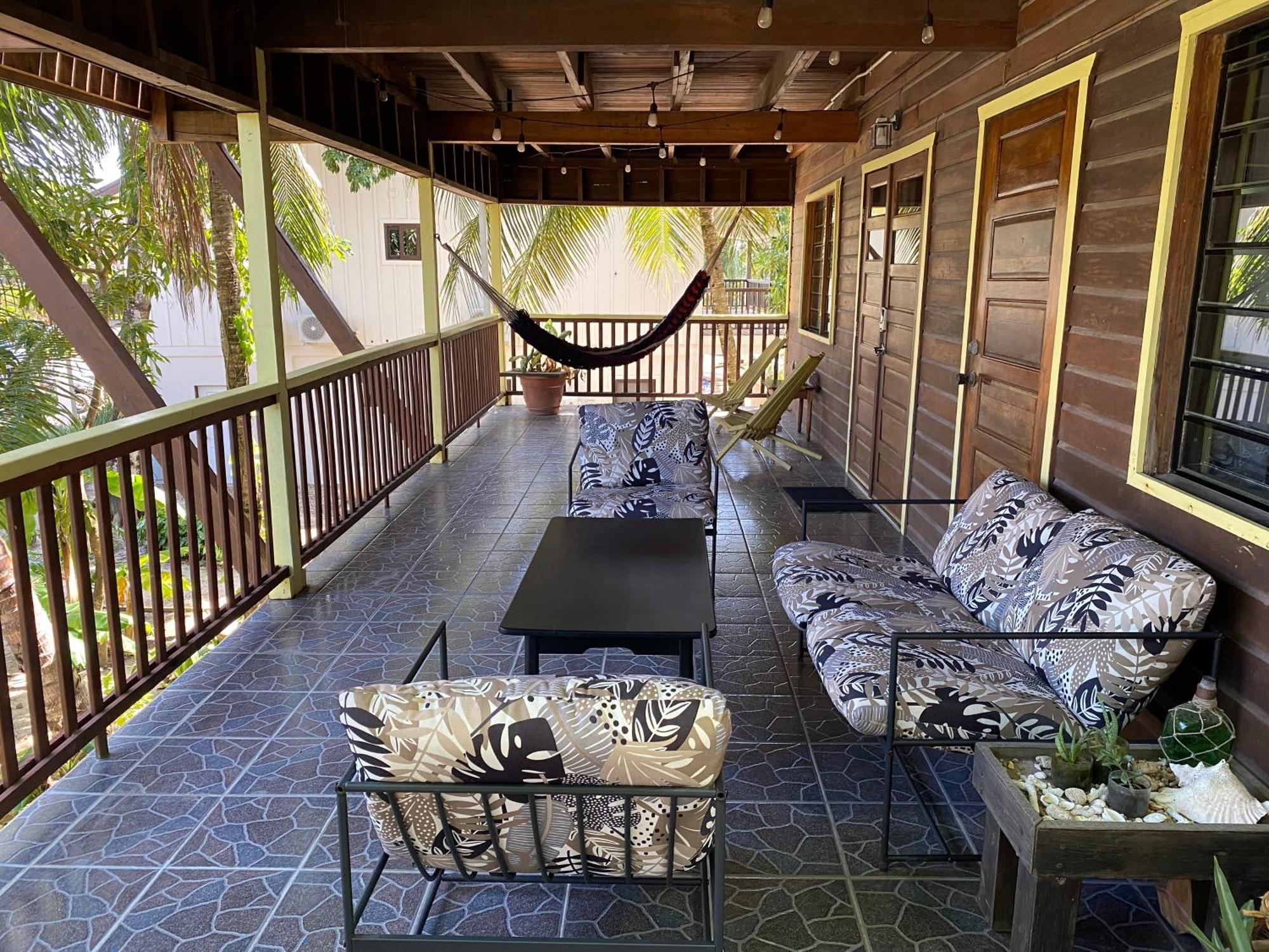 Driftwood Gardens Guesthouse Placencia Екстер'єр фото