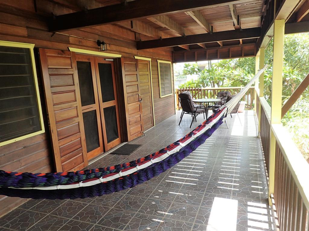 Driftwood Gardens Guesthouse Placencia Екстер'єр фото