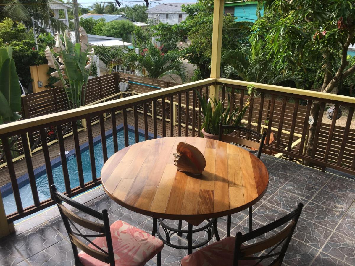 Driftwood Gardens Guesthouse Placencia Екстер'єр фото